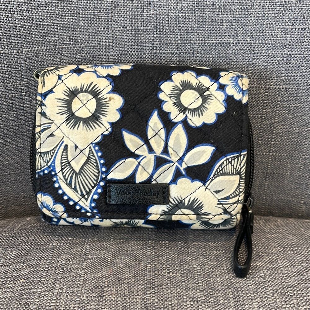 Vera Bradley Small Wallet - Picture 1 of 5